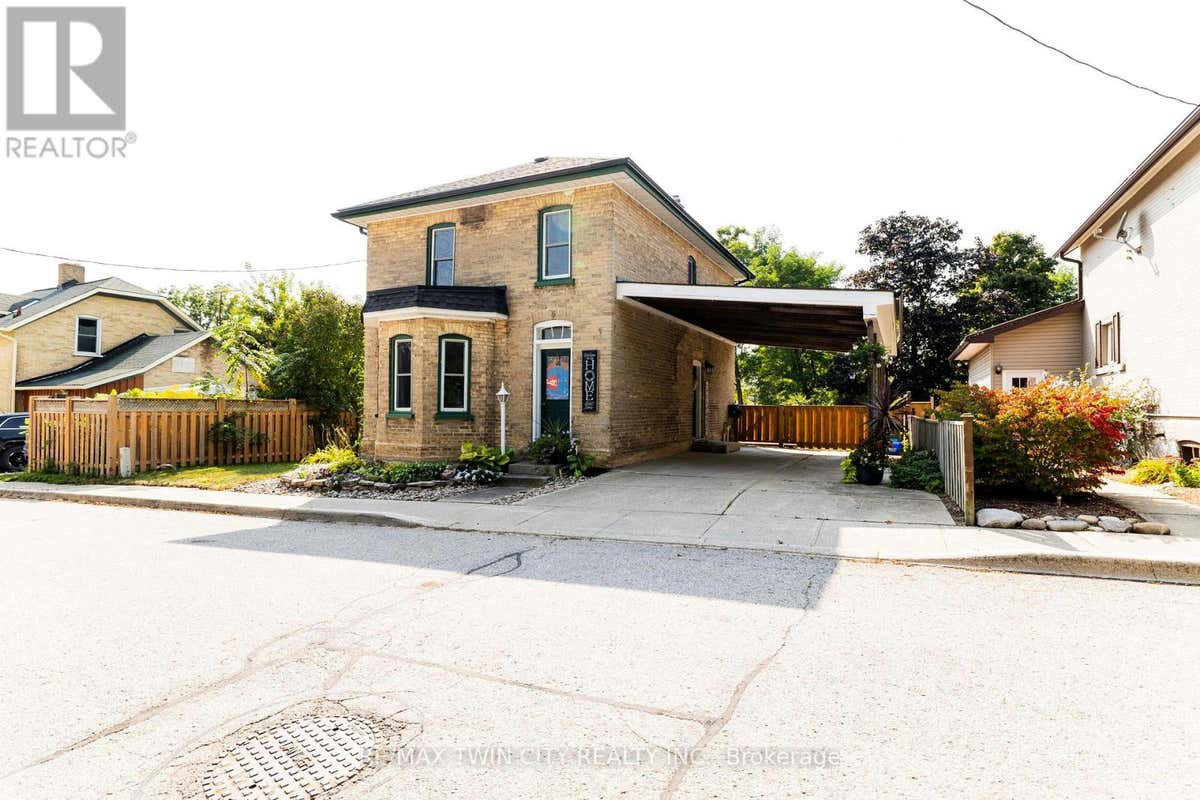 8 MUMA STREET, BlandfordBlenheim (Drumbo), ON N0J1G0 House For Sale