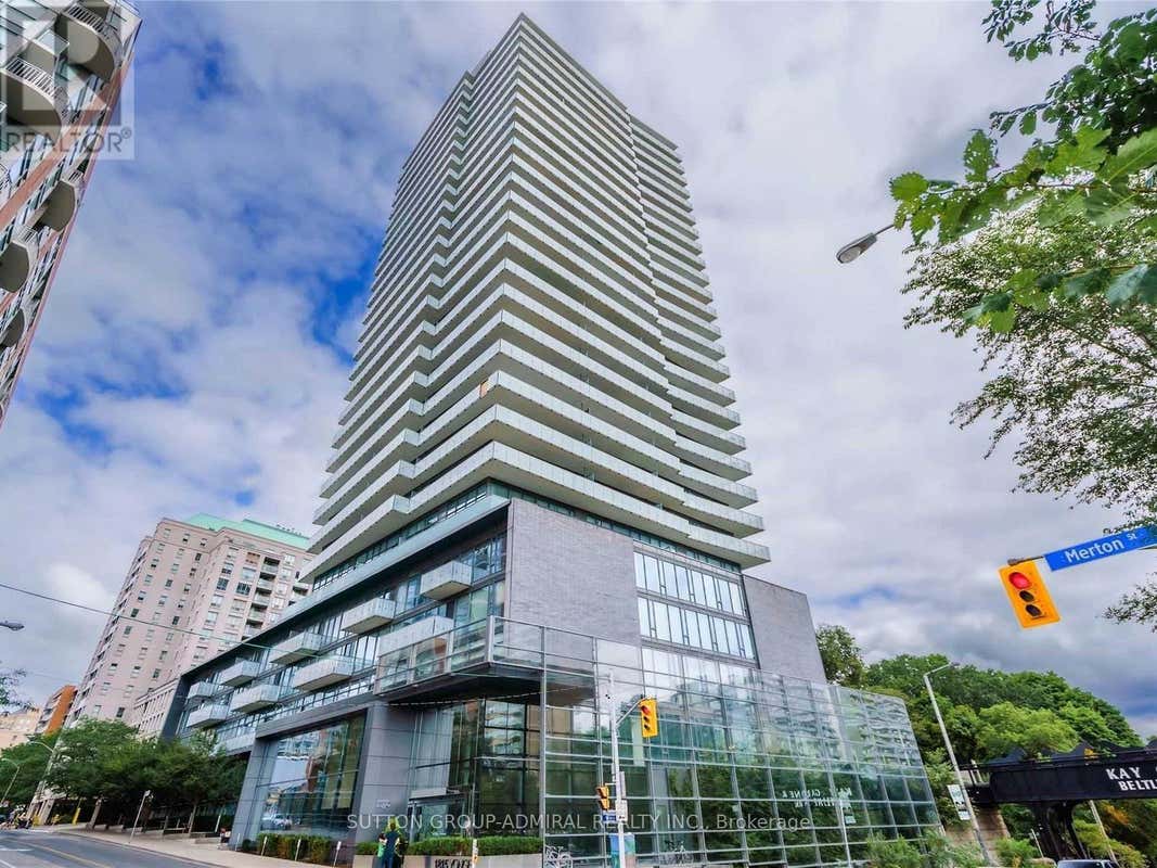 1102 - 1815 YONGE STREET