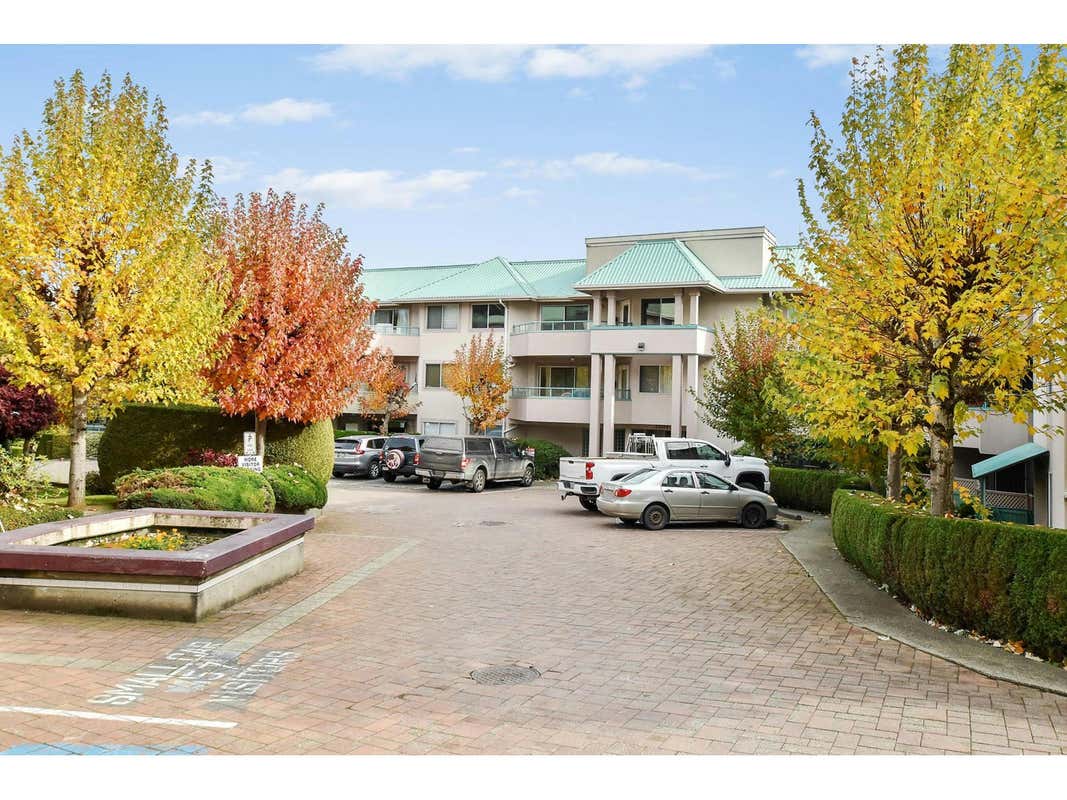 317 33175 OLD YALE ROAD, Abbotsford, BC V2S2J4 Condo For Sale RE/MAX