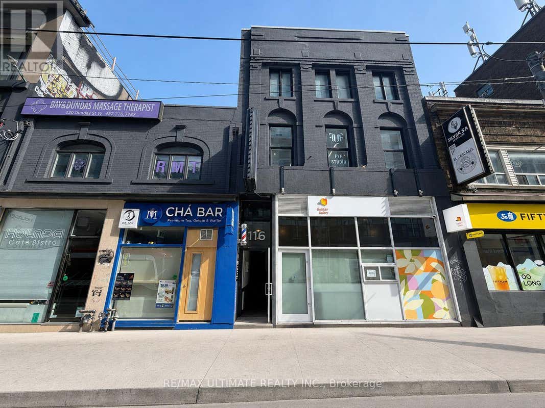 3RD FLOOR - 116 DUNDAS STREET W