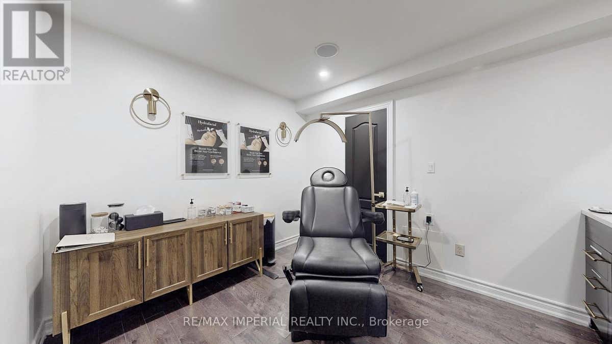 ROOM1&2 - 156 MAIN (UNIONVILLE) STREET