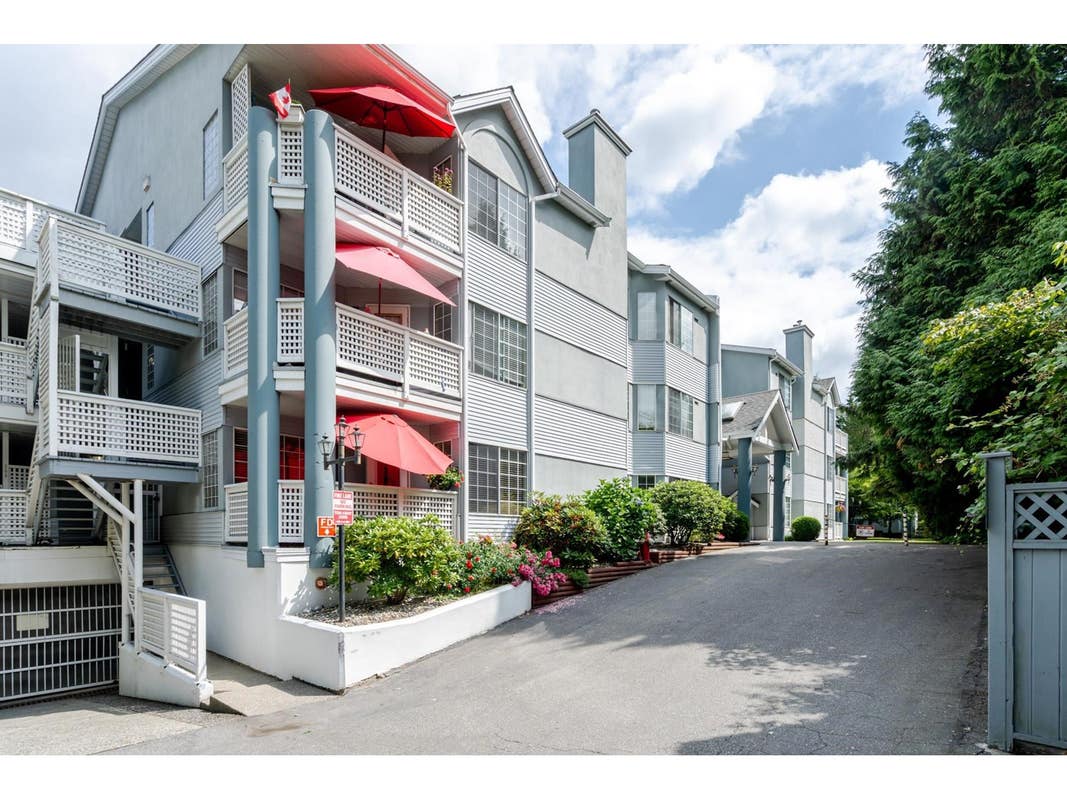 201 13910 101 AVENUE, Surrey, BC V3T1L6 Condo For Sale | RE