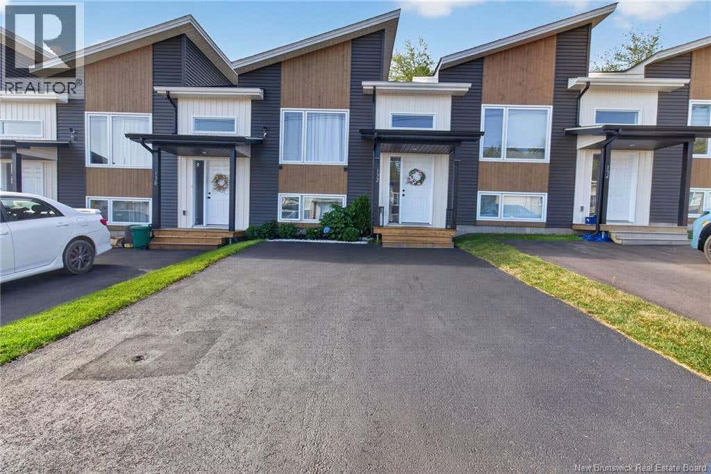 132 DONAT CRESCENT
