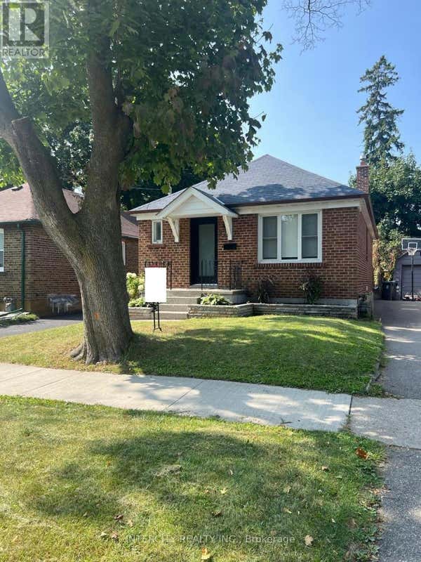 32 ROTHSAY AVENUE, Toronto (StonegateQueensway), ON M8Z4M3 House For