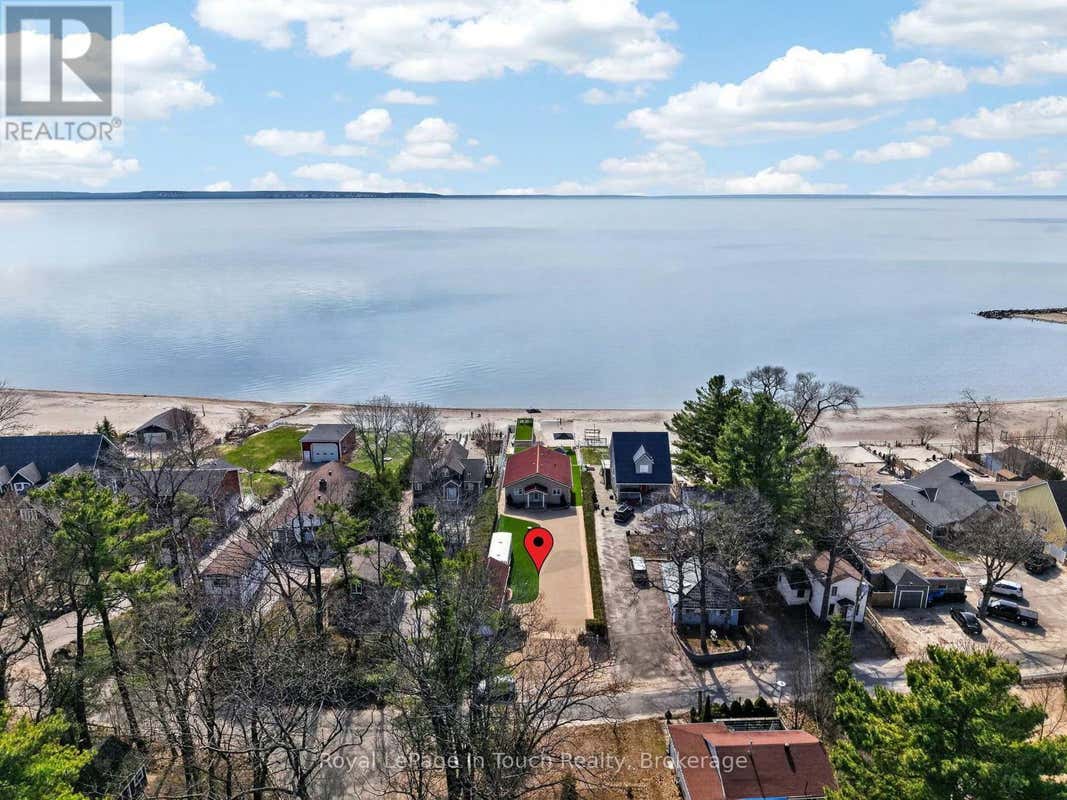 32 TINY BEACHES ROAD S