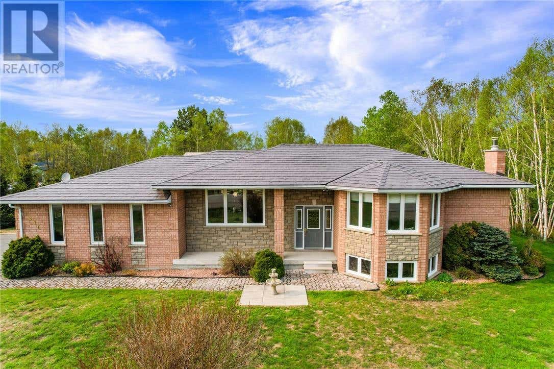 1076 Main Street, Val Caron, ON P3N1L4 À vendre RE/MAX 2119576