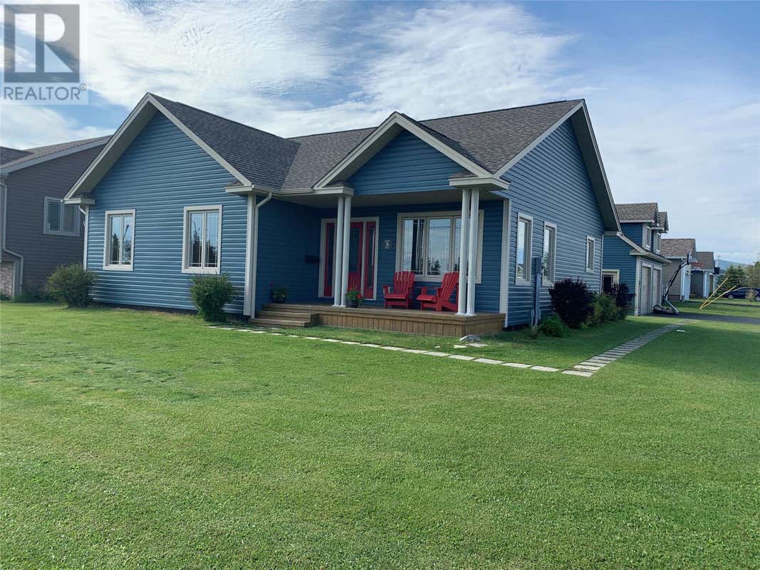 5 BAYSIDE DRIVE