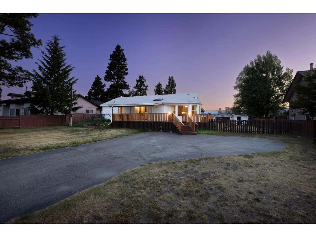 6615 DOGWOOD ROAD, Wasa, BC V0B2K0 House For Sale RE/MAX 2479460