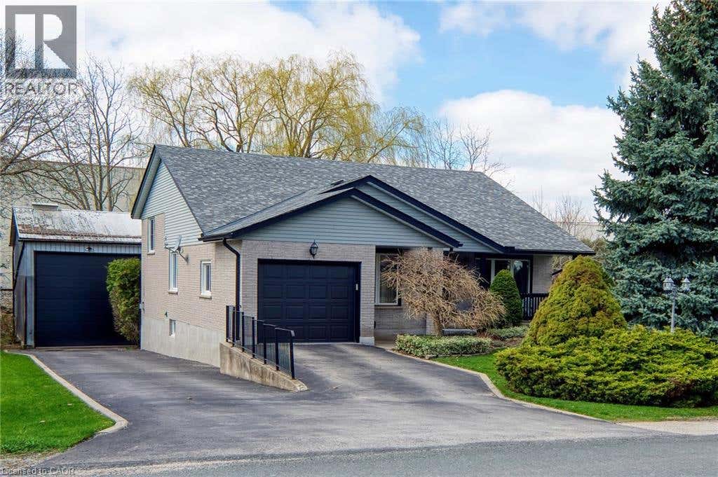 108 QUEENSWAY DRIVE
