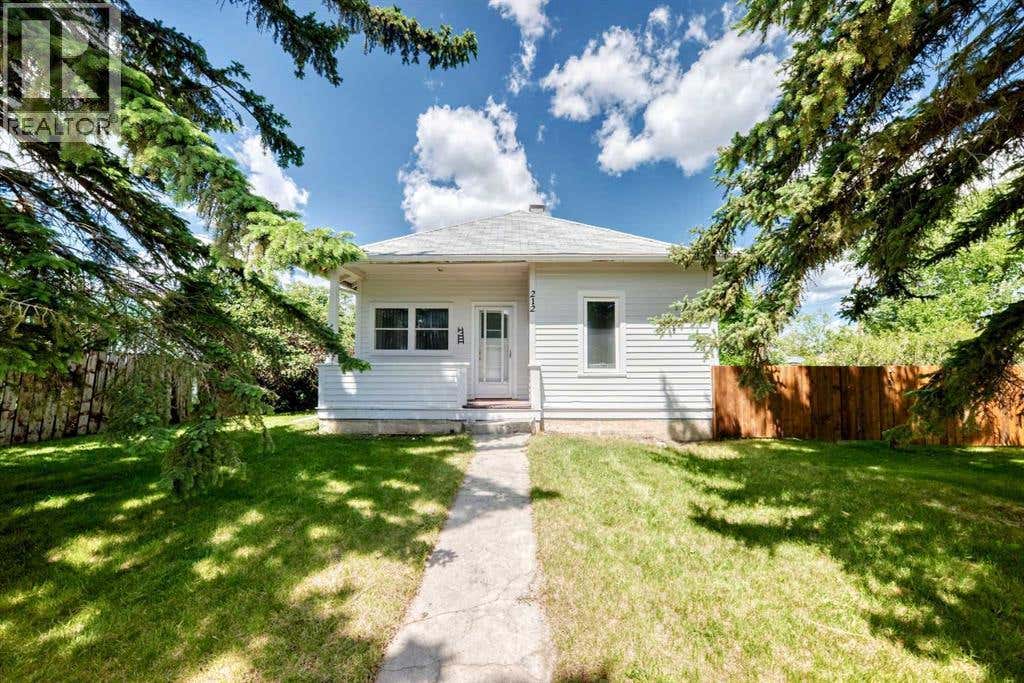 212 5 AVENUE, STRATHMORE, AB T1P1B7 - Image c21d28eee2d71c37a194ea1fba58e1b5e63d0d5b