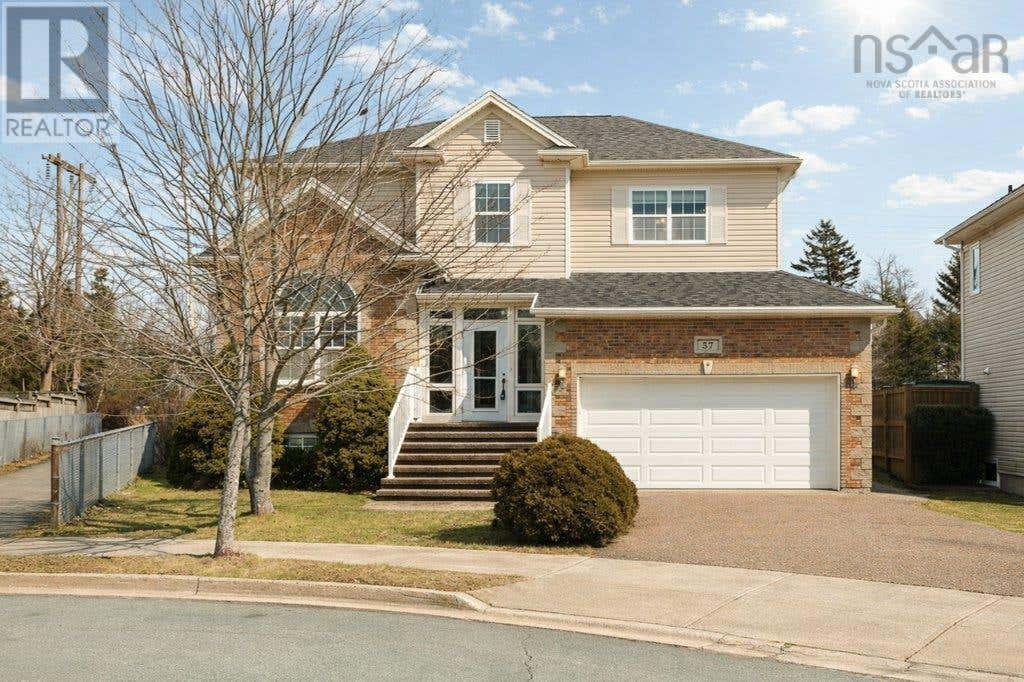 31 PARKMOUNT CLOSE