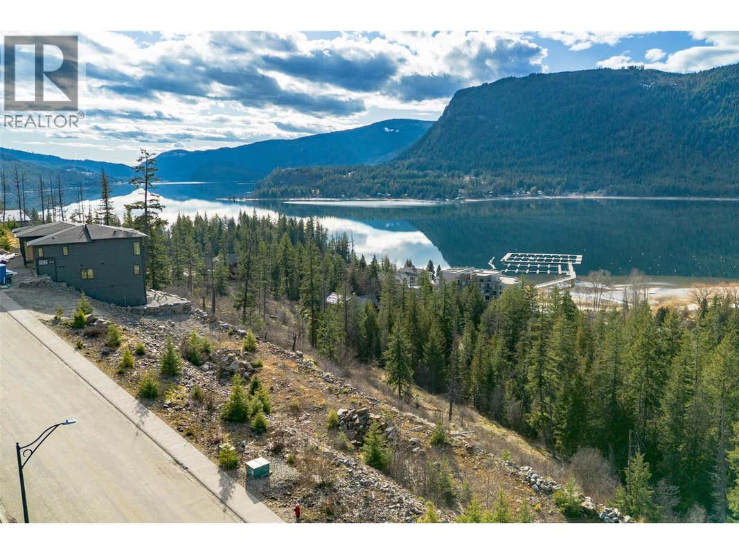 283 BAYVIEW DRIVE