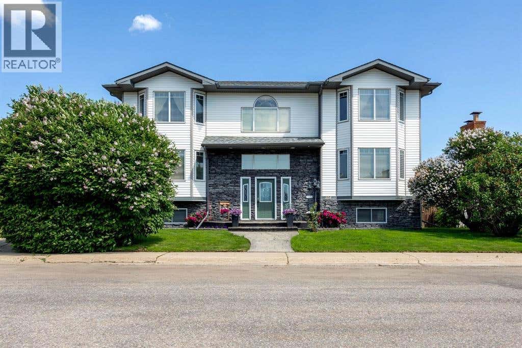 104 ROYAL GARDEN