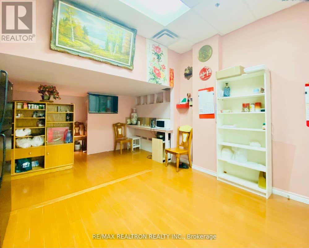 G35 - 4168 FINCH AVENUE E