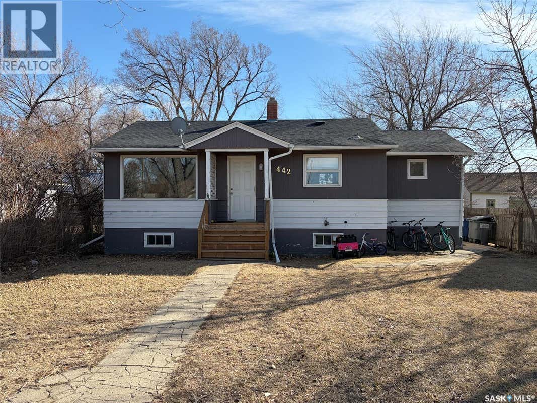 442 FRONT STREET W
