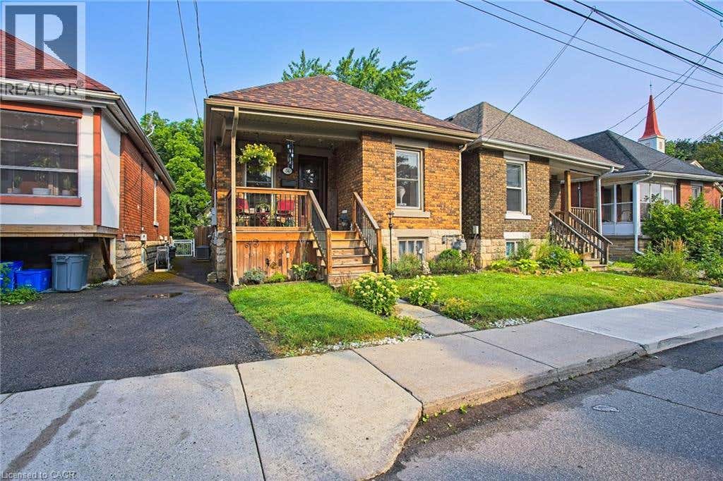 34 POPLAR AVENUE