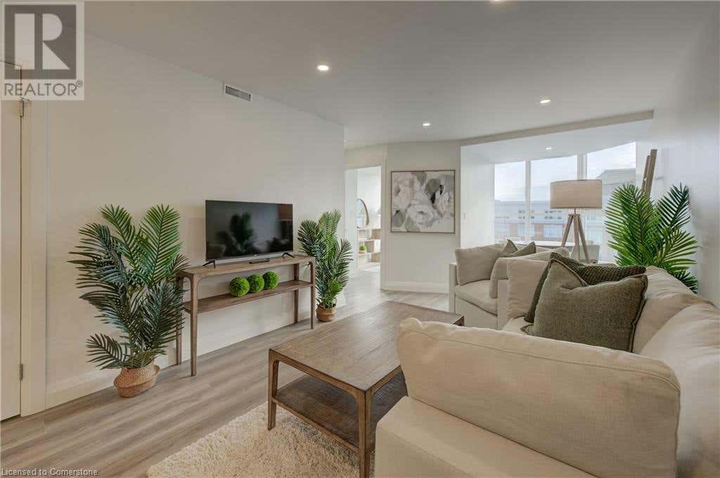 139 FATHER DAVID BAUER Drive Unit 503, Waterloo, ON N2L6L1 Condo For