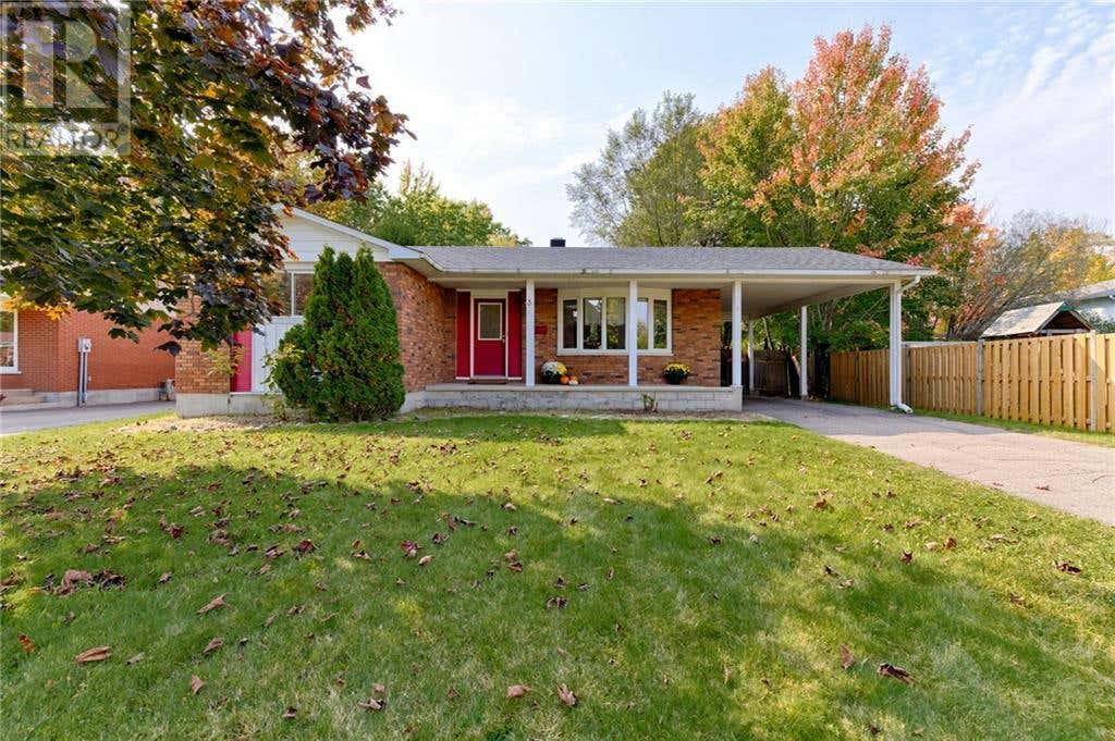 3 PINE PLACE, Petawawa, ON K8H2Y7 House For Sale RE/MAX 1416108