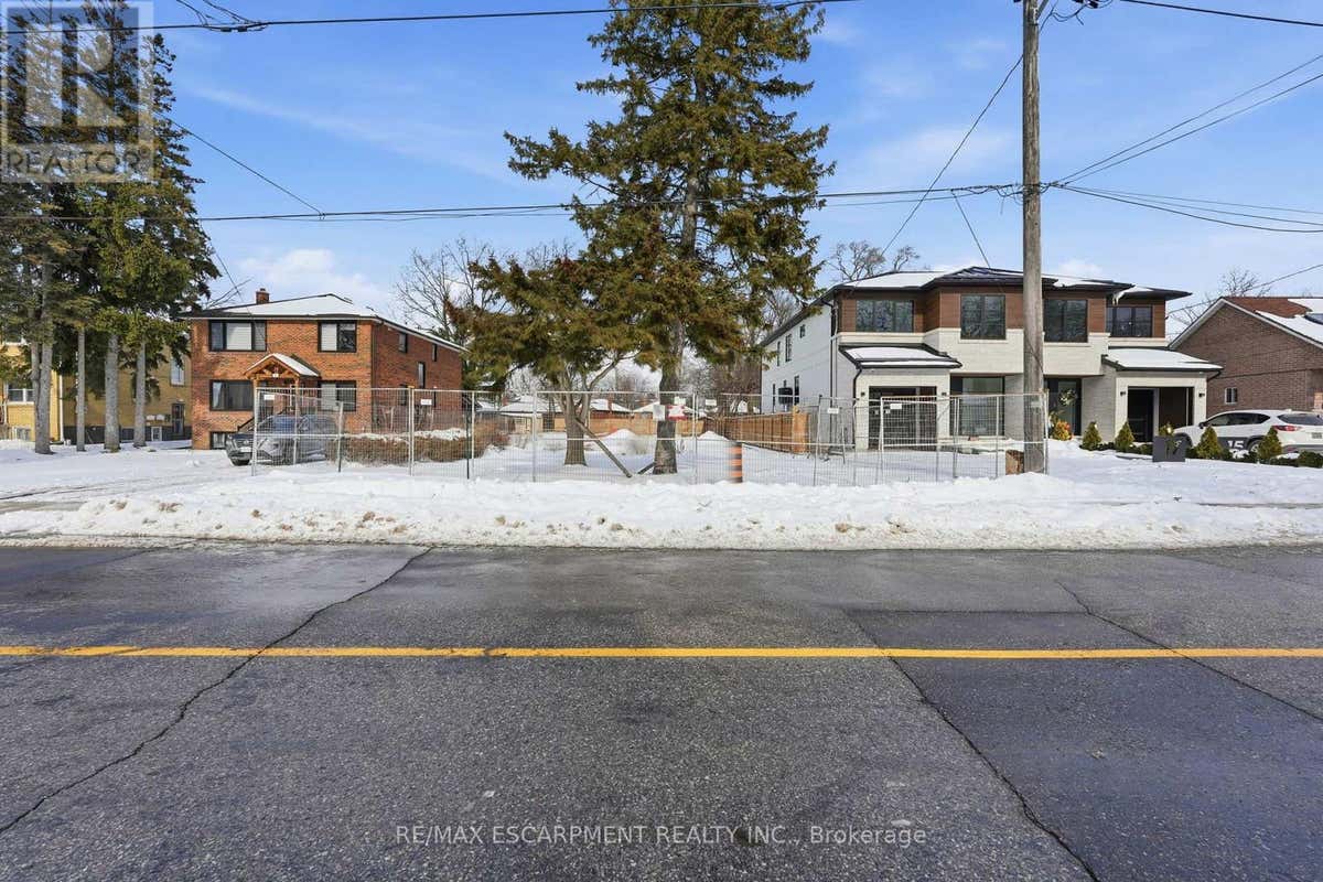 19 BROADVIEW AVENUE