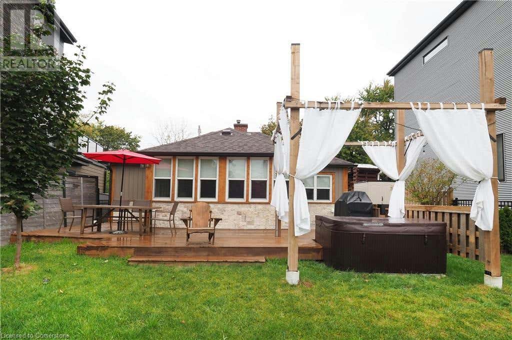 50 HOLLY Trail, Puslinch, ON N3C2V4 House For Sale RE/MAX 40646344