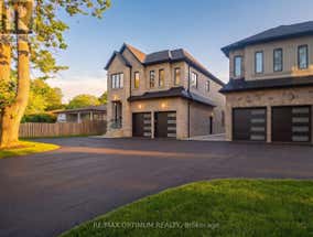 30 MCLAUGHLIN ROAD N