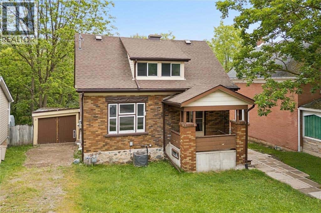 6 RIVERSIDE DRIVE W