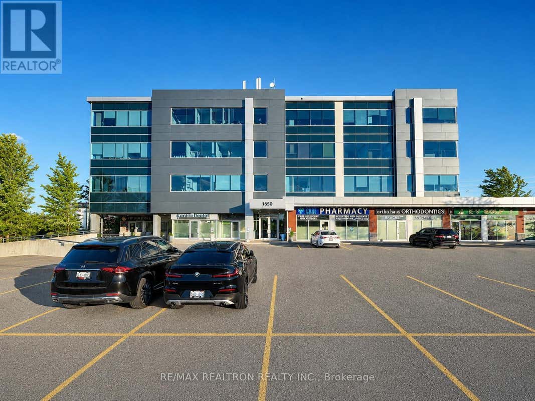 207 - 1650 ELGIN MILLS ROAD E