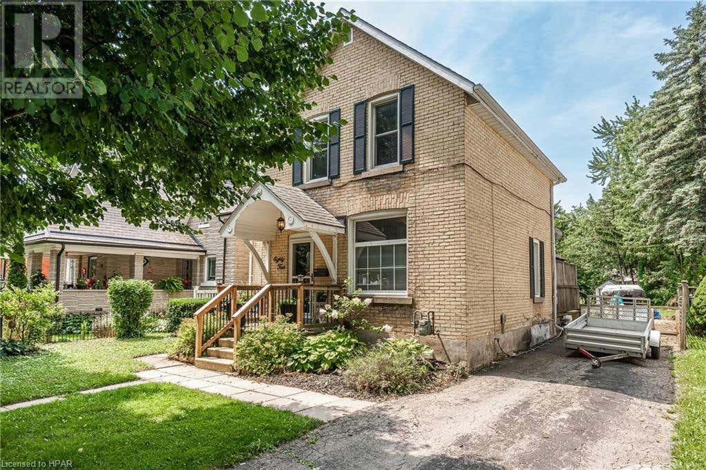 84 McNab St