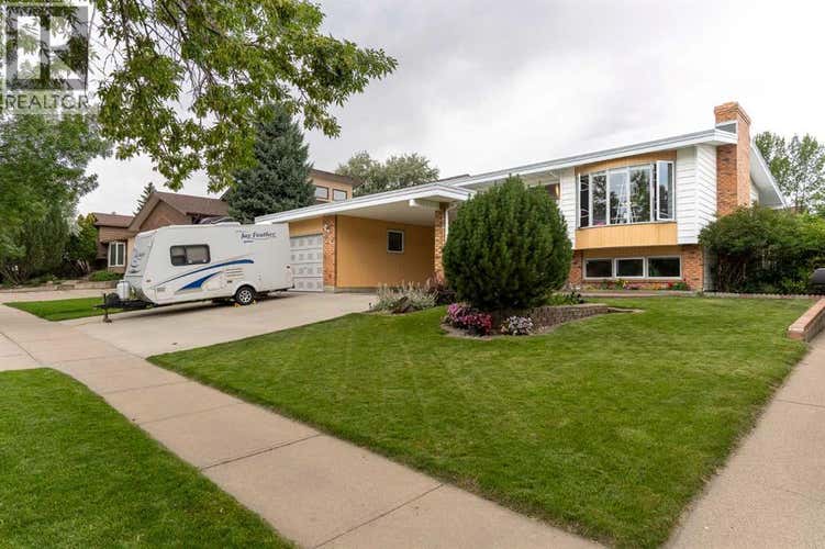 39 Temple Boulevard W