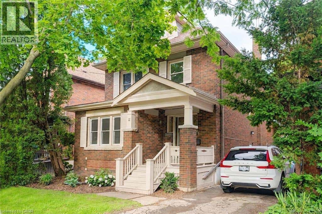 11 DROMORE CRESCENT