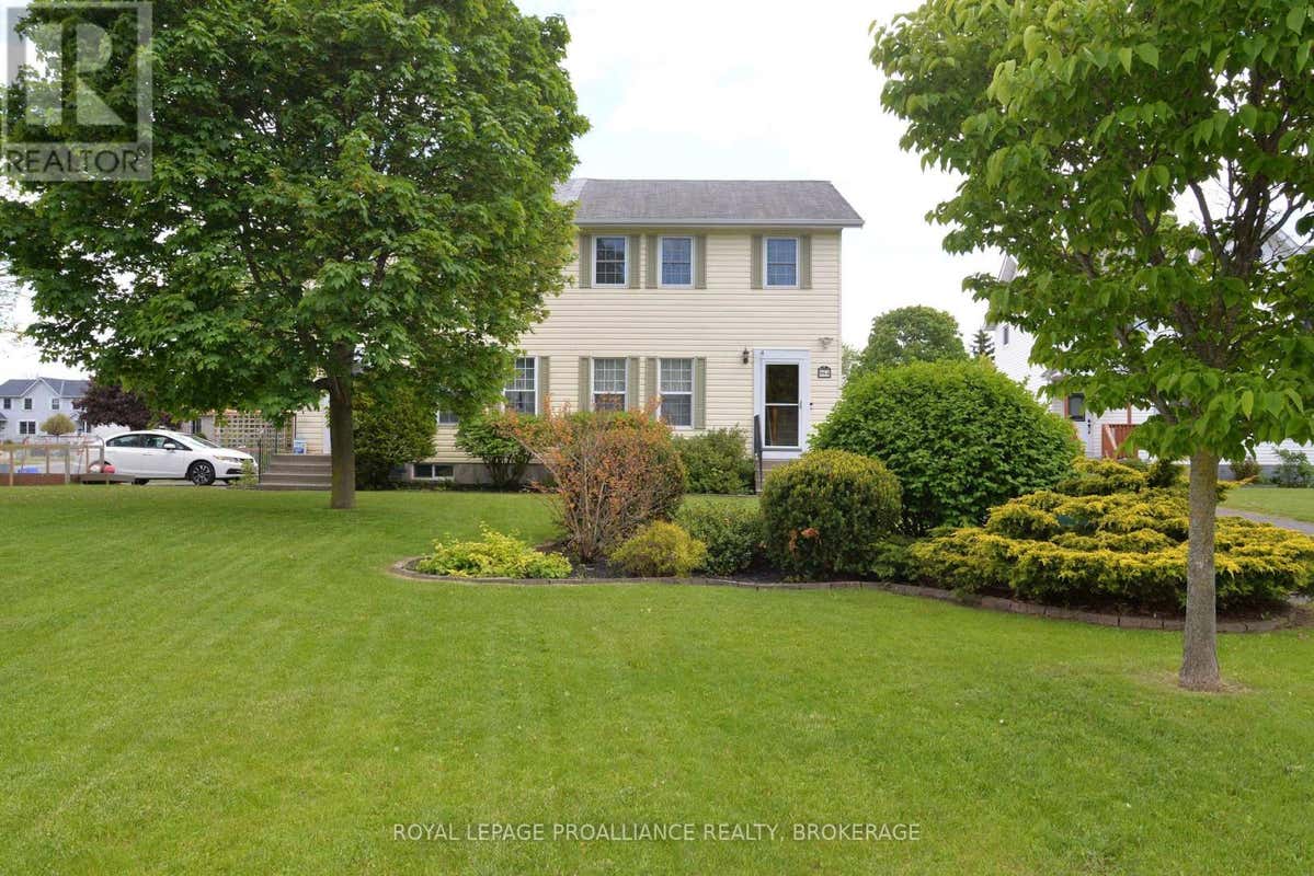 964 UXBRIDGE CRESCENT