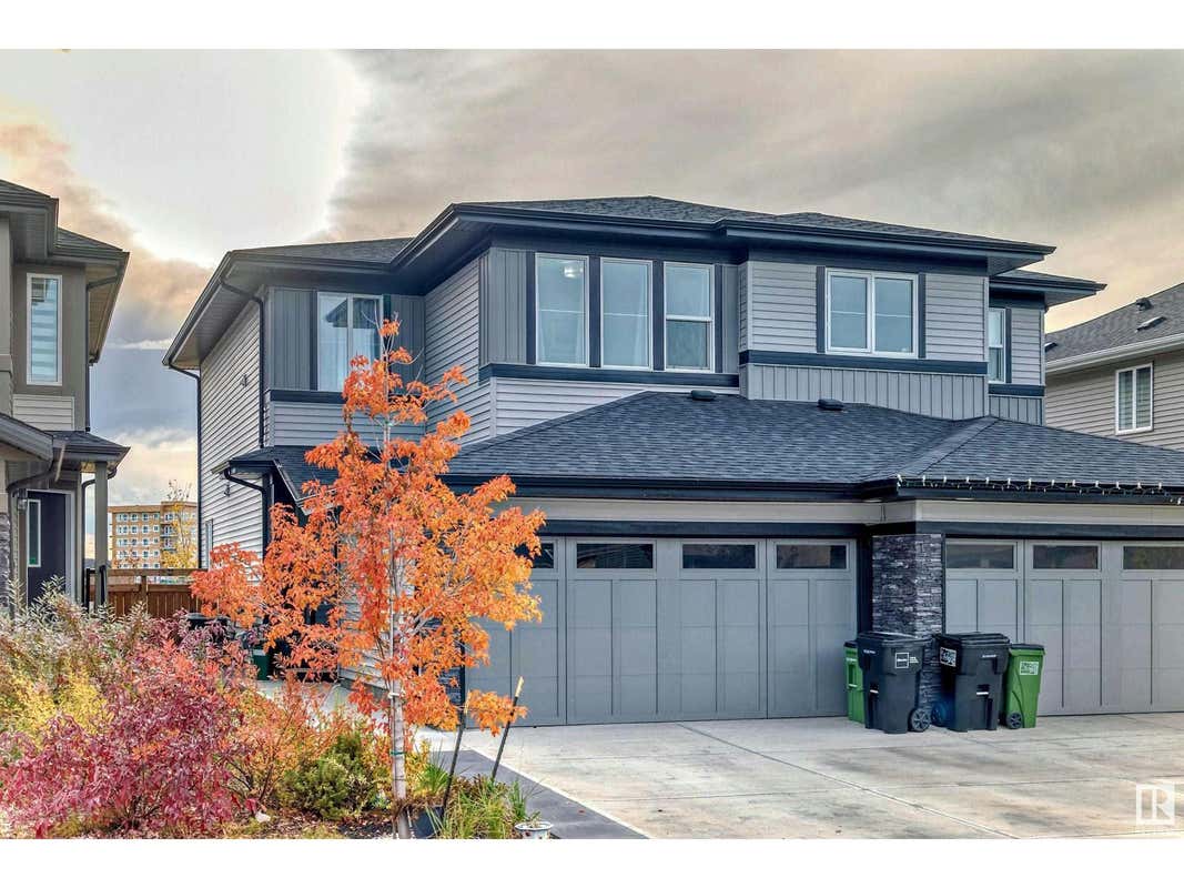 810 Cavanagh HE SW SW, Edmonton, AB T6W3Y1 House For Sale RE/MAX