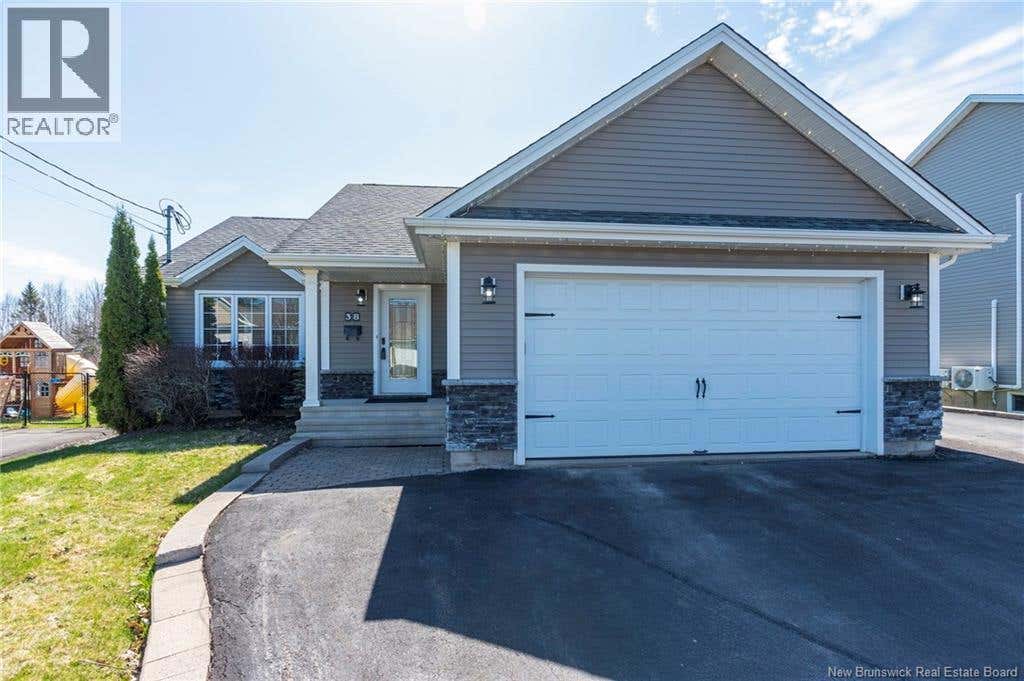 38 FOREST GROVE ROAD