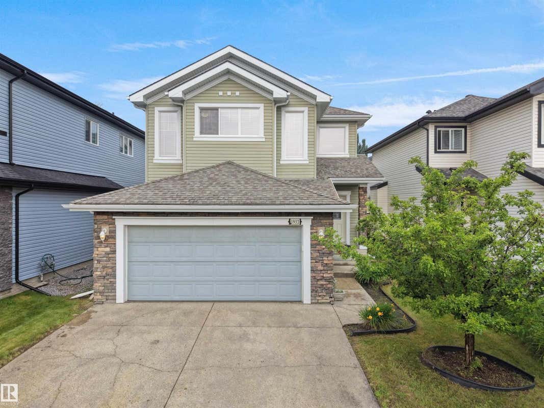 1932 67 ST SW
