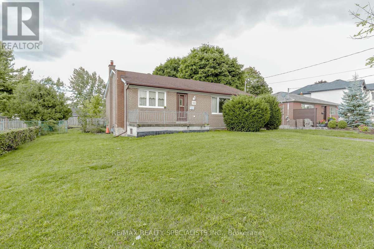 98 VISTA BOULEVARD, Mississauga (Streetsville), ON L5M1V9 House For