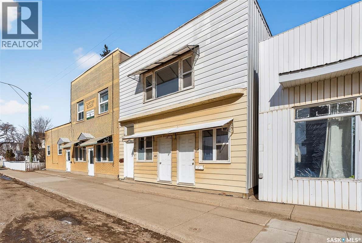 308-312 FAIRFORD STREET W
