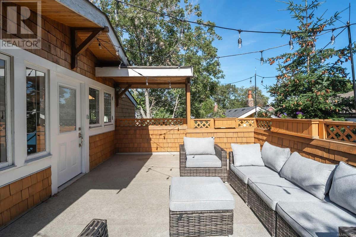 1415 Camosun St, Victoria, BC V8V4L5 Condo For Sale RE/MAX 976503