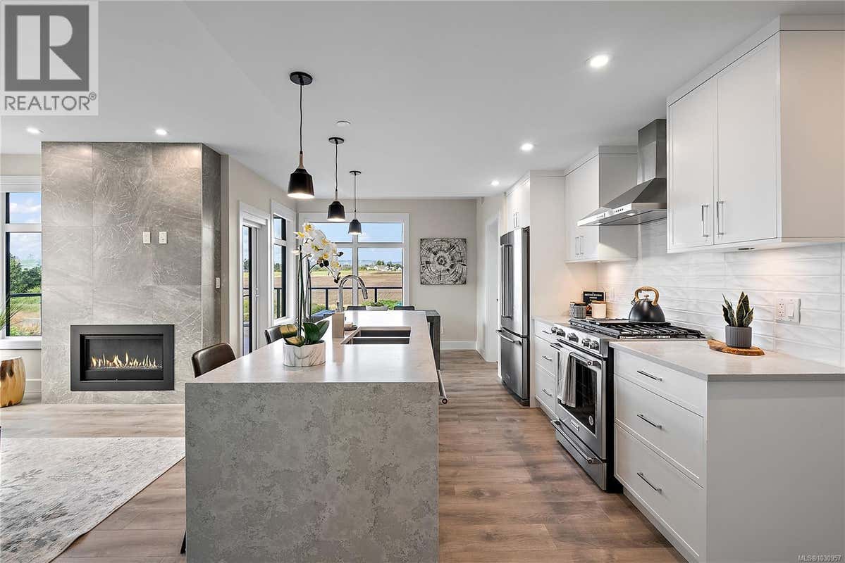 309 2520 HACKETT CRES