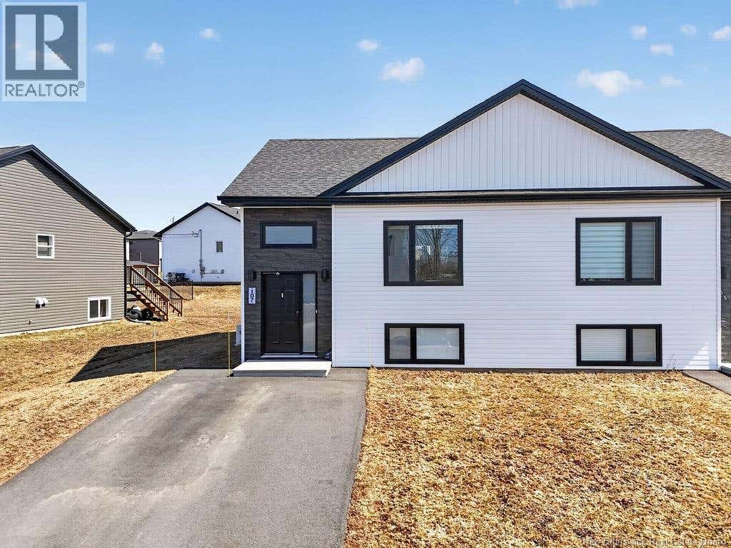107 FRANCFORT CRESCENT