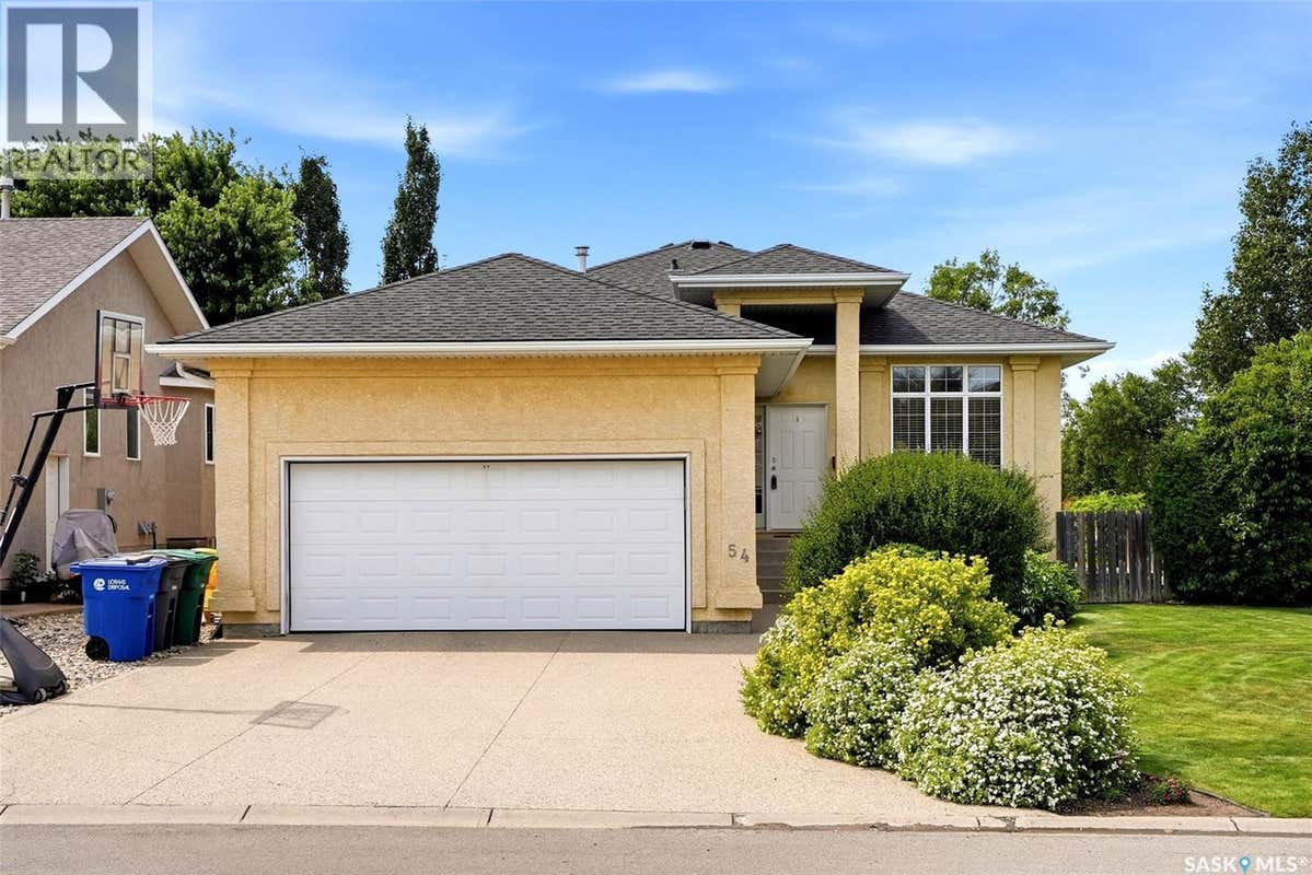 54 QU'APPELLE CRESCENT