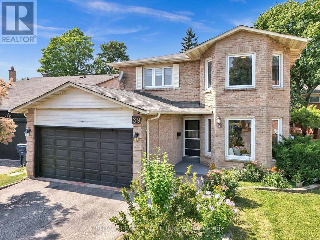 39 SADDLEBACK COURT