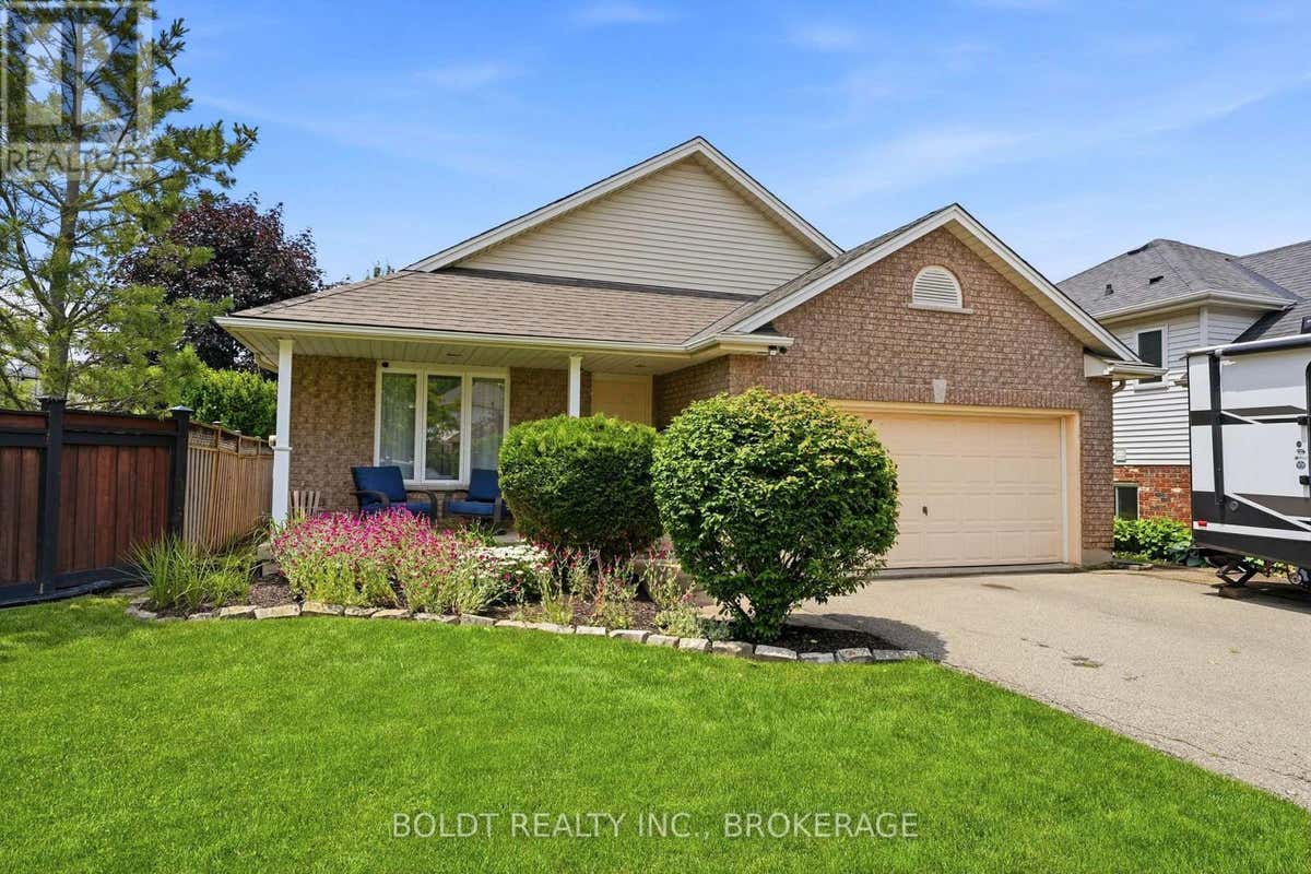 22 GRAVES CRESCENT