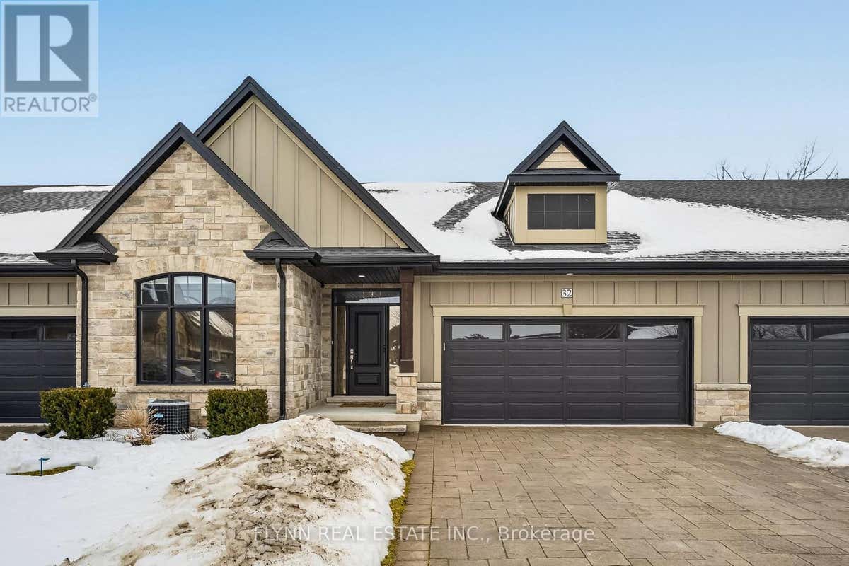 32 RIDGEVIEW CRESCENT