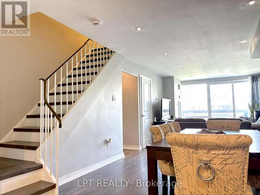 332 - 2 VALHALLA INN ROAD, TORONTO (ISLINGTON-CITY CENTRE WEST