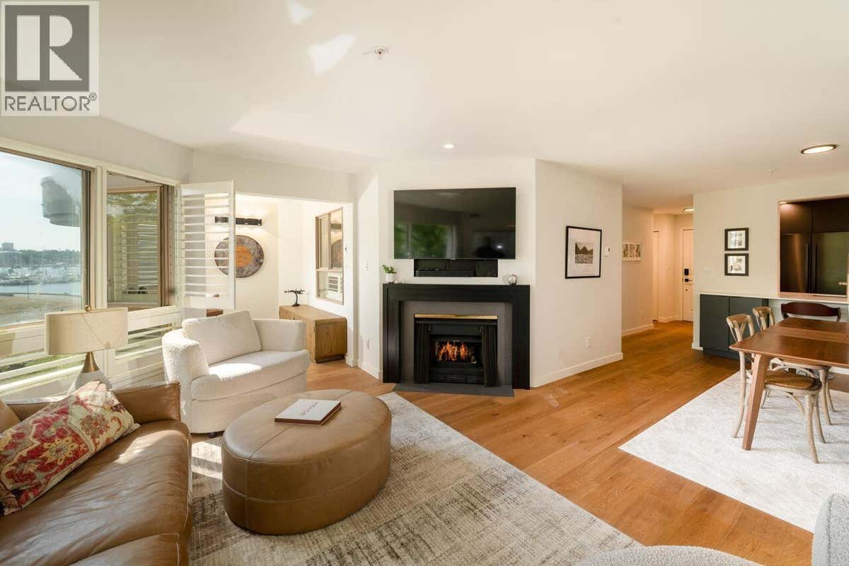 310 1859 SPYGLASS PLACE