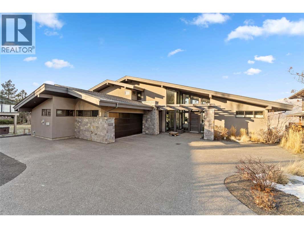 1555 KICKING HORSE WAY