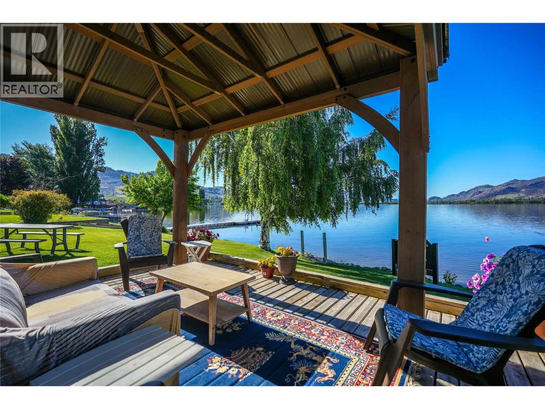 9 HARBOUR KEY DRIVE
