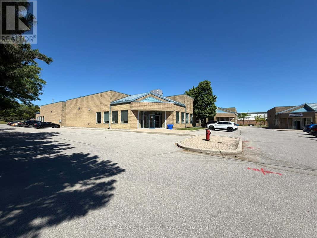 3 - 900 MCKAY ROAD