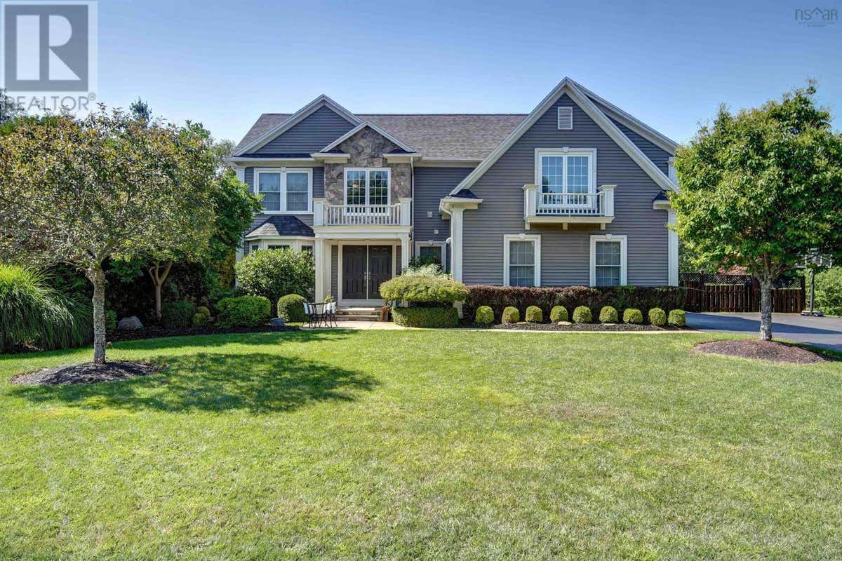 35 ACADIA DRIVE, MACDOUGALL HEIGHTS