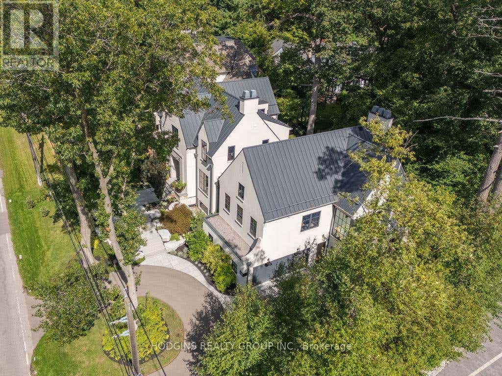 238 MINEOLA ROAD W